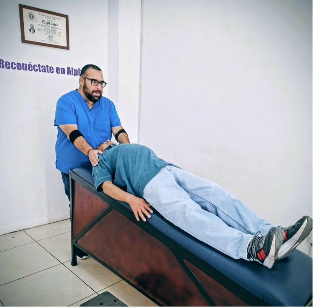 Juan Carlos Brito en consulta